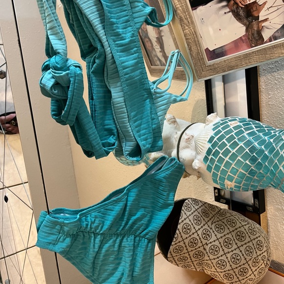 Two tone bikini - Picture 8 of 14